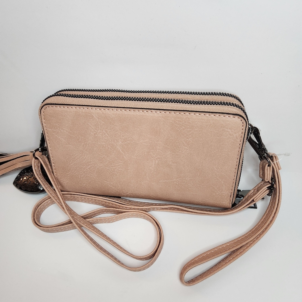 Sam And Hadley Crossbody Blush Pink With Wristlet - Picture 3 of 7